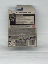 Load image into Gallery viewer, Hot Wheels &#39;17 Lamborghini Urus (Yellow)
