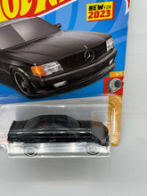 Load image into Gallery viewer, Hot Wheels &#39;89 Mercedes-Benz 560 SEC AMG
