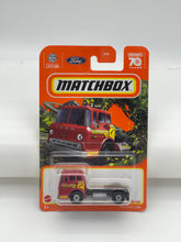 Load image into Gallery viewer, Matchbox 1965 Ford C900
