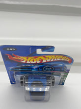 Load image into Gallery viewer, Hot Wheels FATBAX 2005 Corvette
