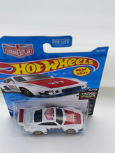 Load image into Gallery viewer, Hot Wheels Porsche 935
